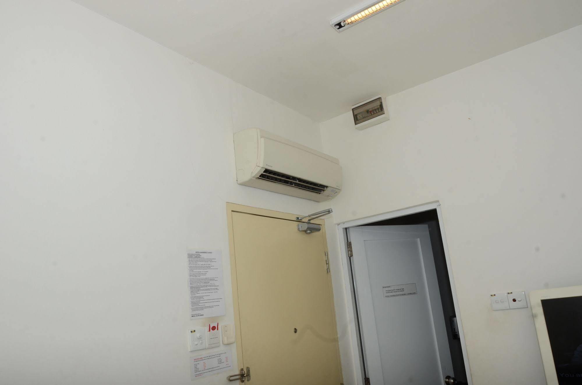 Hotel Alam Indi Johor Bahru Exterior photo